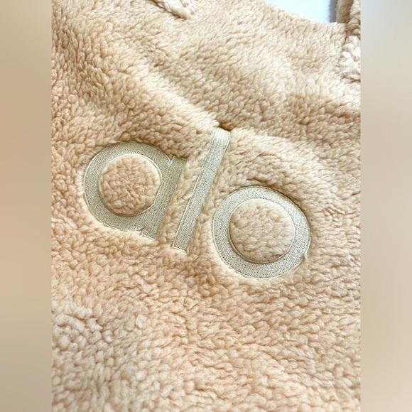 ALO Foxy Sherpa Tote - Picture 2 of 7